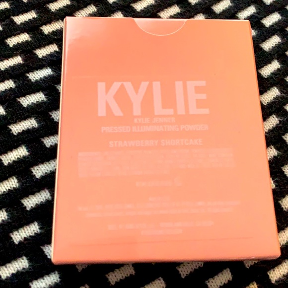 100% Authentic BNIB KYLIE COSMETICS PRESSED ILLUMINATING POWDER SET - Picture 11 of 12